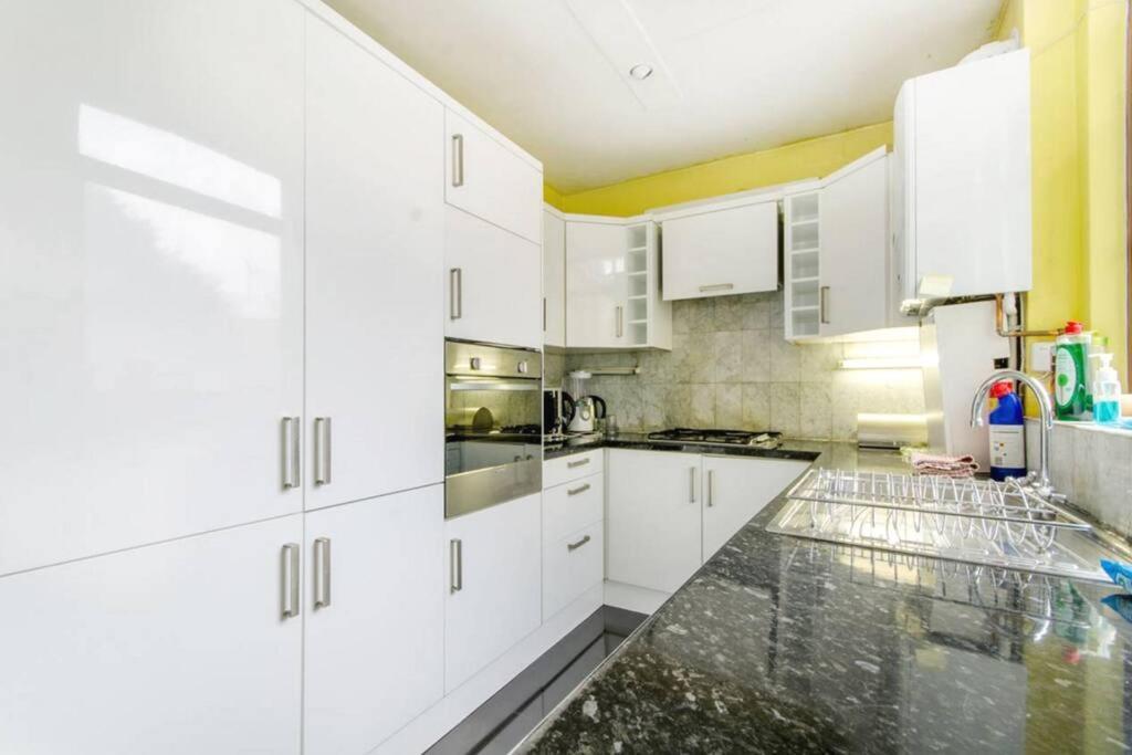 Apartmán Stunning Three Bed In West Hampstead Londýn Exteriér fotografie