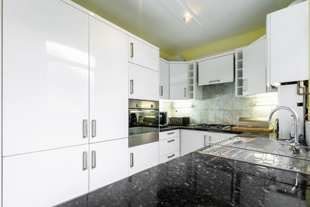 Apartmán Stunning Three Bed In West Hampstead Londýn Exteriér fotografie