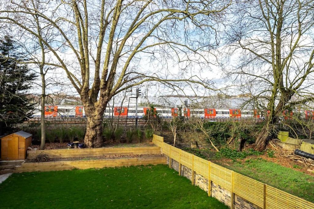 Apartmán Stunning Three Bed In West Hampstead Londýn Exteriér fotografie
